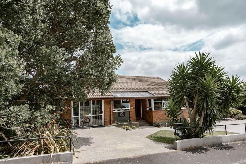 Hotel The Nunnery Te Aroha Esterno foto